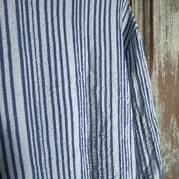 Women’s White Stag Blue And White Striped XL Button Down Top Crinkle Material - Picture 8 of 8